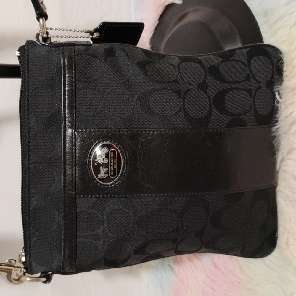 SALE! Coach Signature Print Vintage Crossbody Bag & Matching Mini Wristlet - Picture 3 of 16